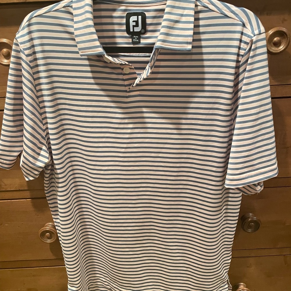Footjoy men’s performance golf shirt. Size small
